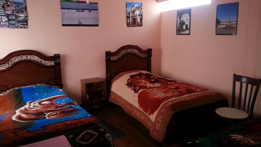 Yunguyo Hostal Villa Imperial الغرفة الصورة