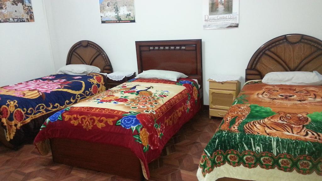 Yunguyo Hostal Villa Imperial الغرفة الصورة